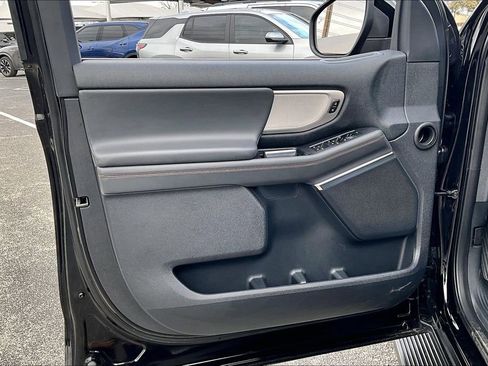 Used 2025 Ford Expedition Max Active AWD/4WD image 25