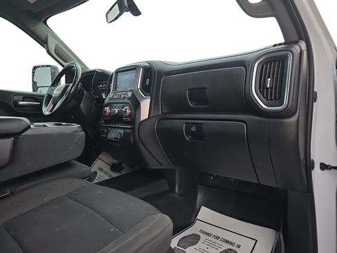 Used 2022 GMC Sierra 2500 SLE w/ SLE Value Package; AWD/4WD image 16