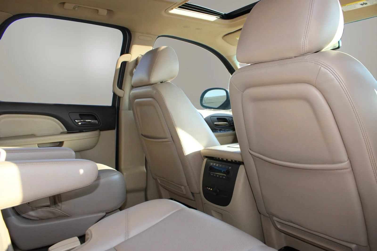 Used 2013 GMC Yukon Denali AWD/4WD image 12