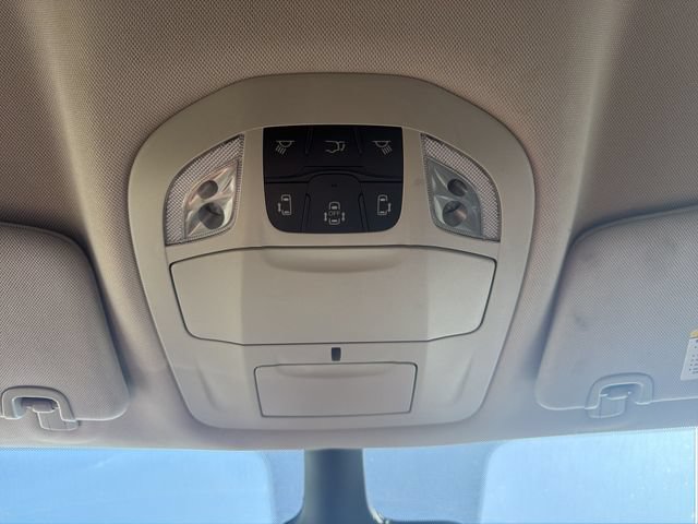 Used 2023 Chrysler Pacifica Touring-L FWD image 38