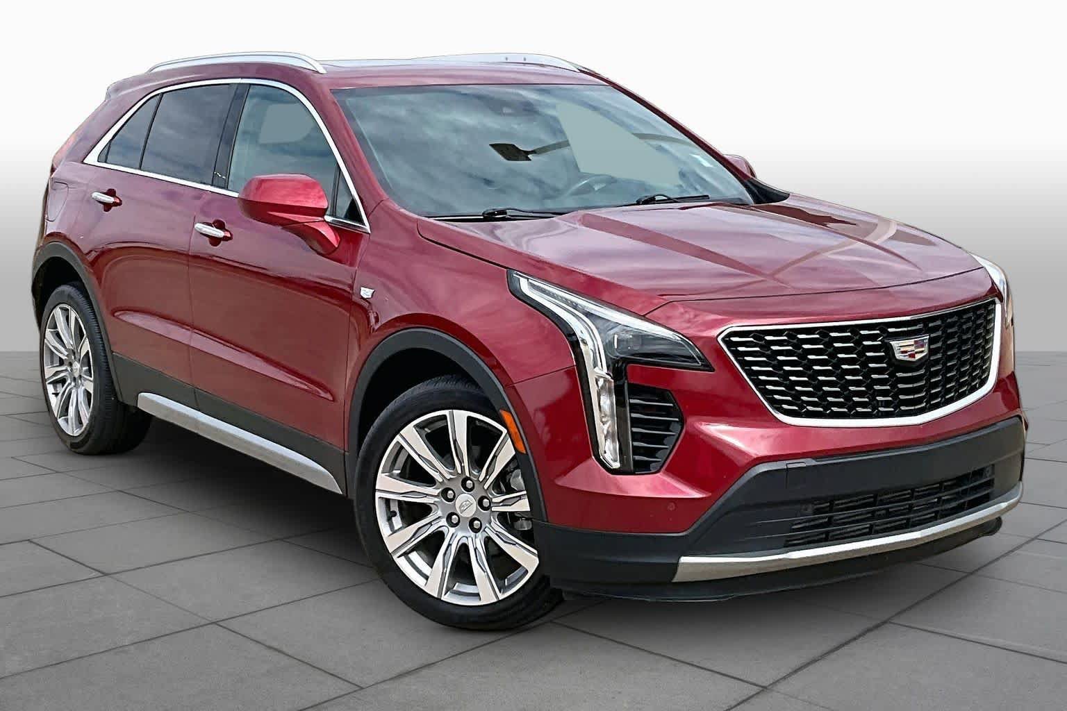 Used 2019 Cadillac XT4 Premium Luxury w/ Cold Weather Package FWD image 3