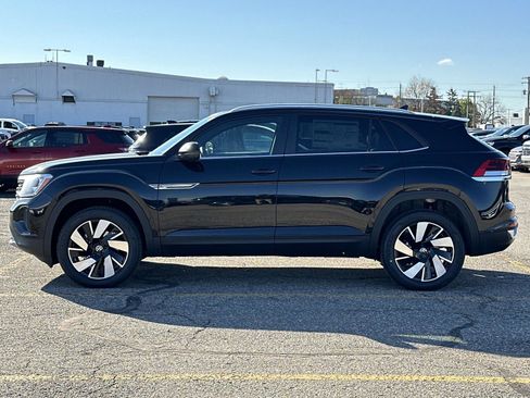 New 2026 Volkswagen Atlas Cross Sport SE image 2