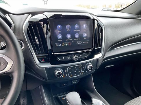 Used 2023 Chevrolet Traverse LT image 19