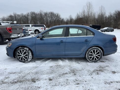 Used 2018 Volkswagen Jetta SE image 4