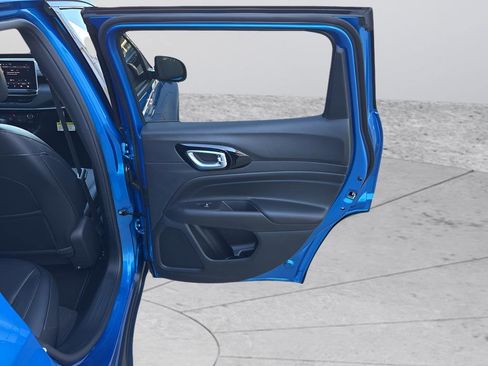 New 2026 Jeep Compass Latitude image 38