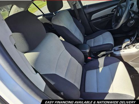 Used 2016 Chevrolet Cruze LS FWD image 16
