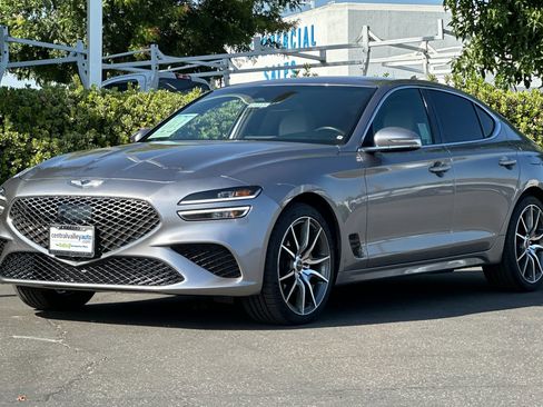 Used 2023 Genesis G70 2.0T image 8