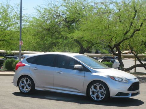 Used 2014 Ford Focus ST image 4