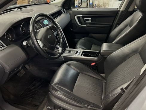 Used 2016 Land Rover Discovery Sport SE image 11