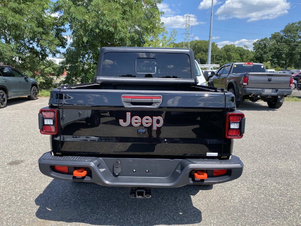 Certified 2022 Jeep Gladiator Mojave w/ LED Lighting Group AWD/4WD image 4