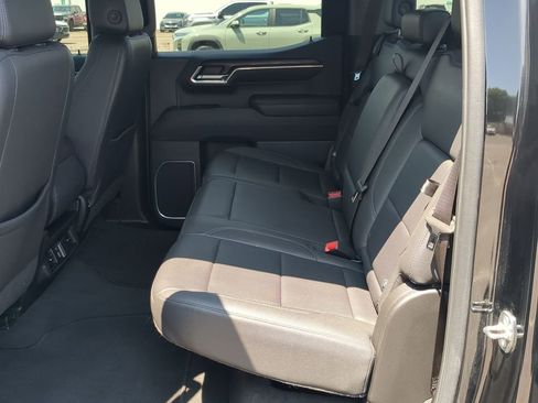 Used 2024 GMC Sierra 1500 SLT image 24