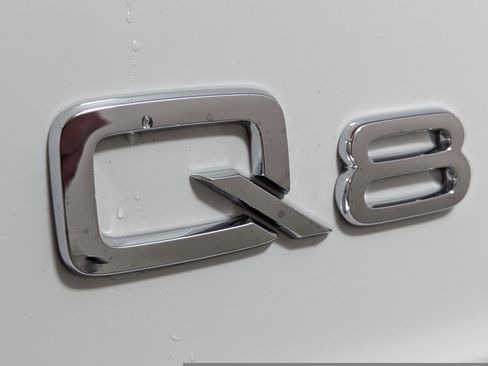 Certified 2022 Audi Q8 Premium Plus AWD/4WD image 29