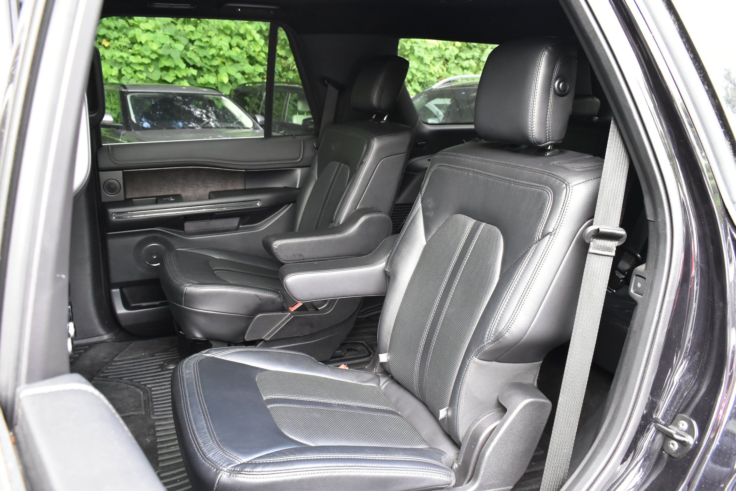 Used 2019 Ford Expedition Limited w/ Driver Assistance Package AWD/4WD image 17