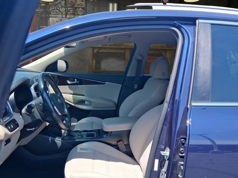 Used 2019 Kia Sorento FWD w/ Option Group 020 image 17