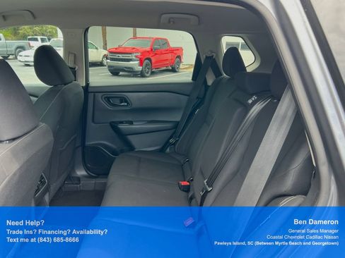 Used 2024 Nissan Rogue S FWD image 11