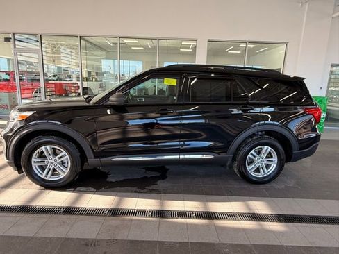 Used 2021 Ford Explorer XLT image 5