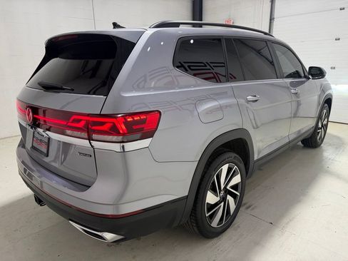 Used 2024 Volkswagen Atlas SE AWD/4WD image 8