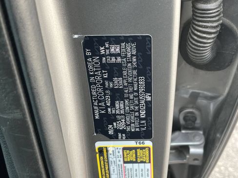 Used 2025 Kia Soul LX w/ LX Technology Package FWD image 27