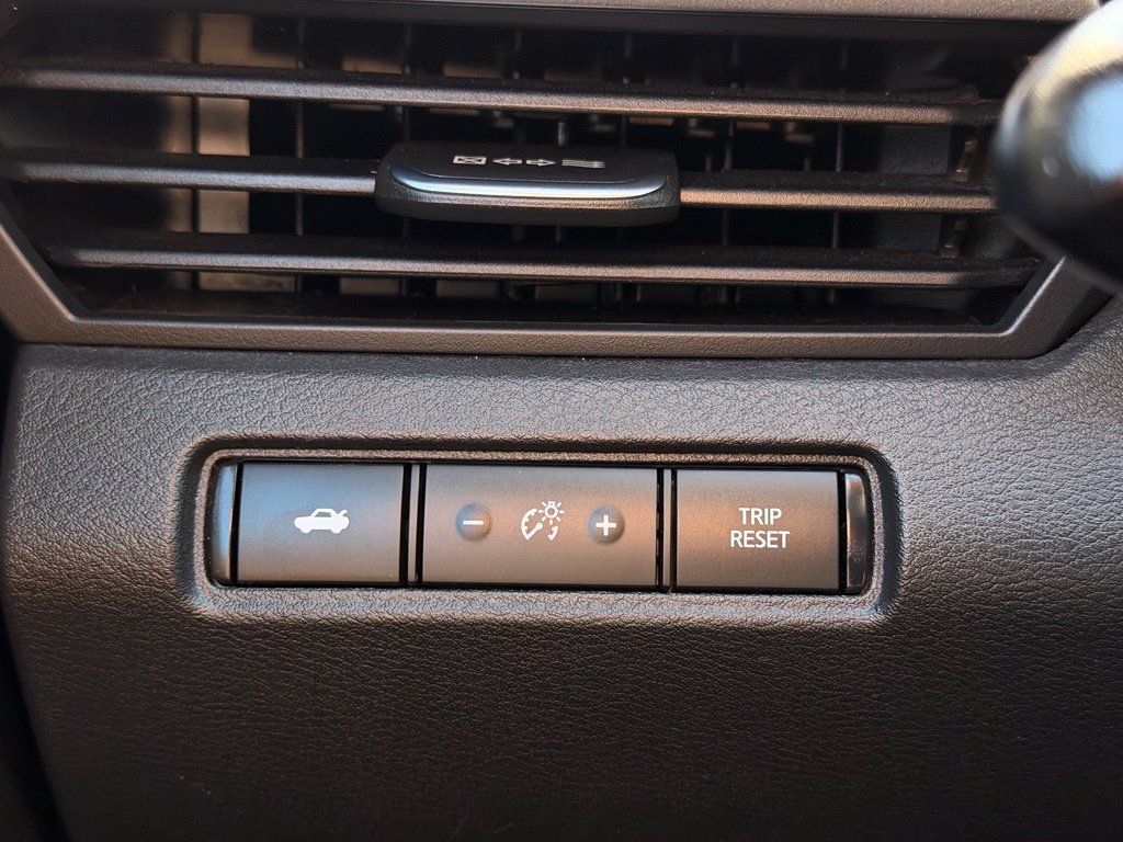 Certified 2025 Nissan Altima 2.5 SV FWD image 25