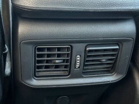 Certified 2022 Toyota RAV4 LE AWD/4WD image 16