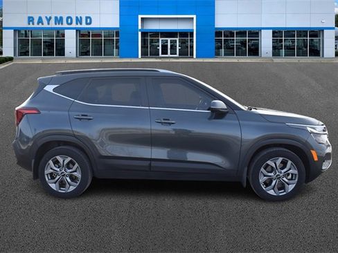 Used 2024 Kia Seltos S image 2