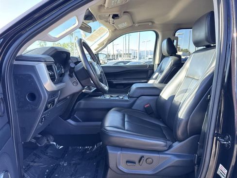 Used 2024 Ford Expedition XLT image 2