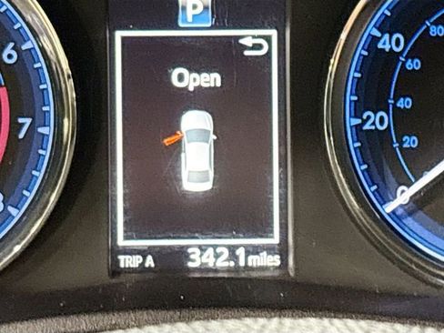 Used 2019 Toyota Corolla SE FWD image 11