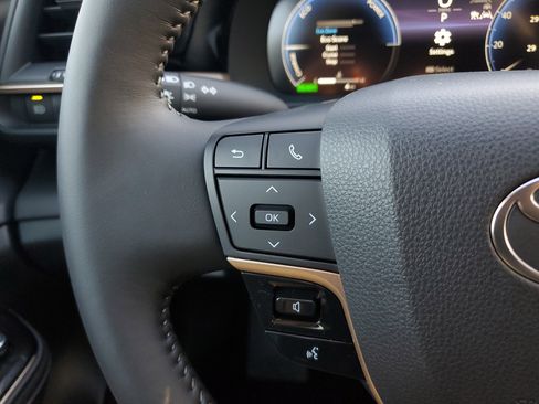 New 2026 Toyota Crown XLE image 17