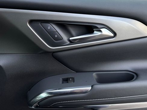 New 2026 Chevrolet Traverse LT FWD image 24