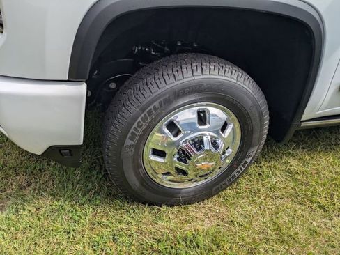 New 2026 Chevrolet Silverado 3500 High Country w/ Technology Package image 7