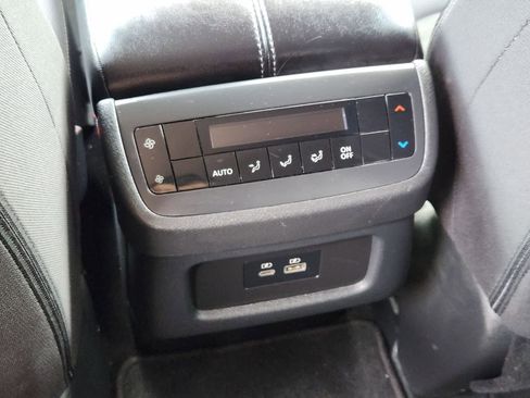 Used 2025 Nissan Pathfinder SV AWD/4WD image 30