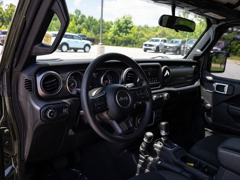 Used 2023 Jeep Wrangler Sport AWD/4WD image 13