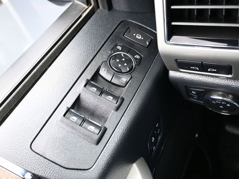 Used 2022 Ford F250 Lariat w/ Tremor Off-Road Package image 24