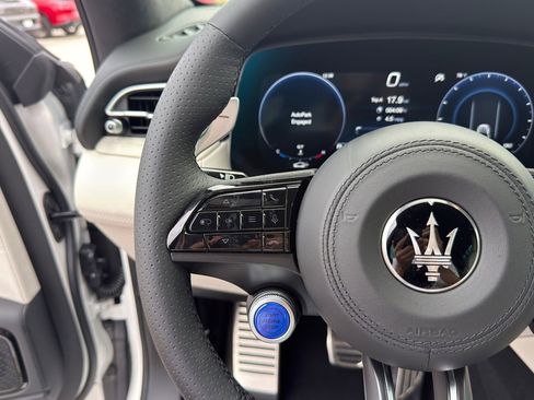 New 2026 Maserati Grecale Modena image 19