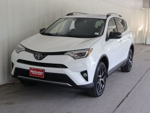 Used 2018 Toyota RAV4 SE w/ Power Extra Value Package AWD/4WD image 23