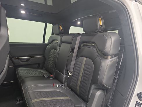 Used 2025 Rivian R1S Adventure AWD/4WD image 21