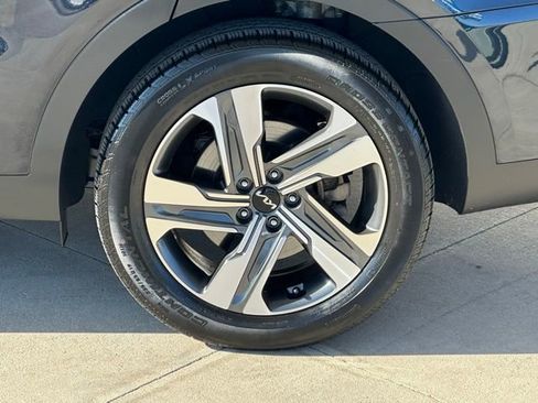 Used 2023 Kia Sorento EX image 12
