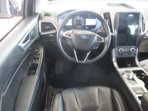 Used 2022 Ford Edge Titanium image 15