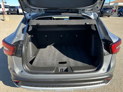 Used 2025 Chevrolet Trax LT image 31