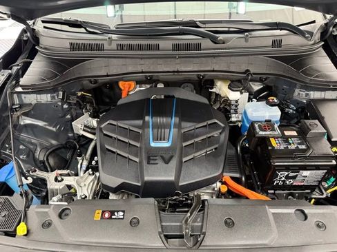 Used 2023 Hyundai Kona SE w/ Cargo Package image 8