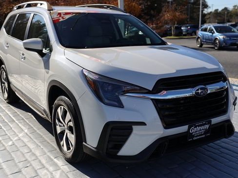 Certified 2025 Subaru Ascent Premium w/ Premium Package image 7