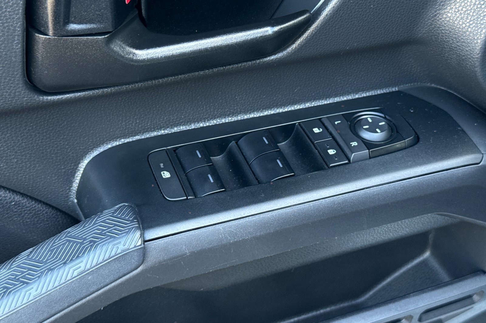 Used 2024 Toyota Tacoma SR5 AWD/4WD image 14