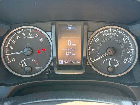 Used 2022 Toyota Tacoma TRD Sport w/ TRD Premium Sport Package AWD/4WD image 11