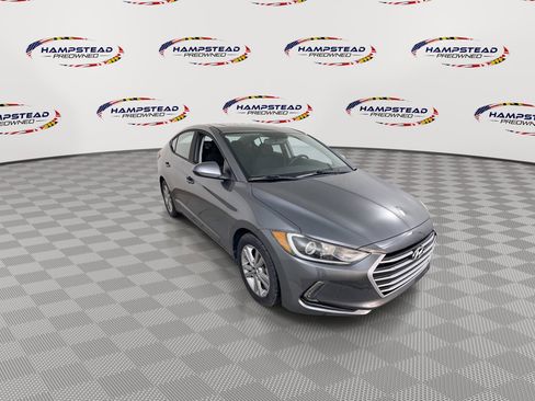 Used 2017 Hyundai Elantra Value Edition w/ Cargo Package FWD image 2