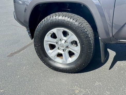 Used 2020 Toyota Tacoma SR5 image 8