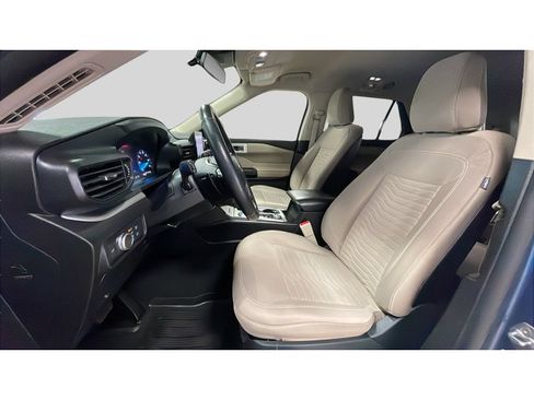 Used 2020 Ford Explorer XLT w/ Comfort Package AWD/4WD image 12