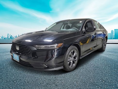 Used 2023 Honda Accord EX image 2