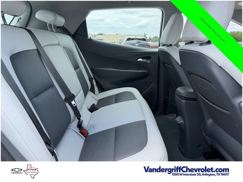 Used 2021 Chevrolet Bolt Premier w/ Infotainment Package FWD image 29
