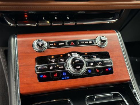 Used 2022 Lincoln Aviator Grand Touring w/ Equipment Group 301A AWD/4WD image 18