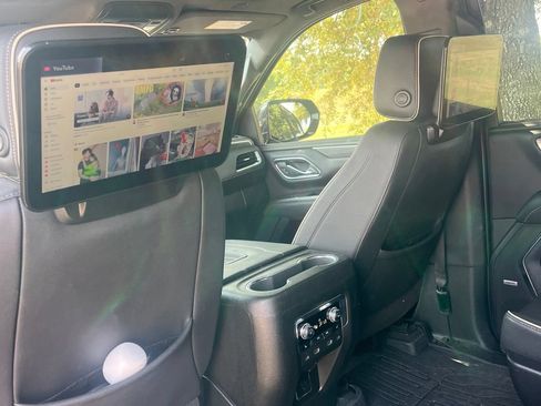 Used 2023 GMC Yukon SLT w/ SLT Premium Package RWD image 11